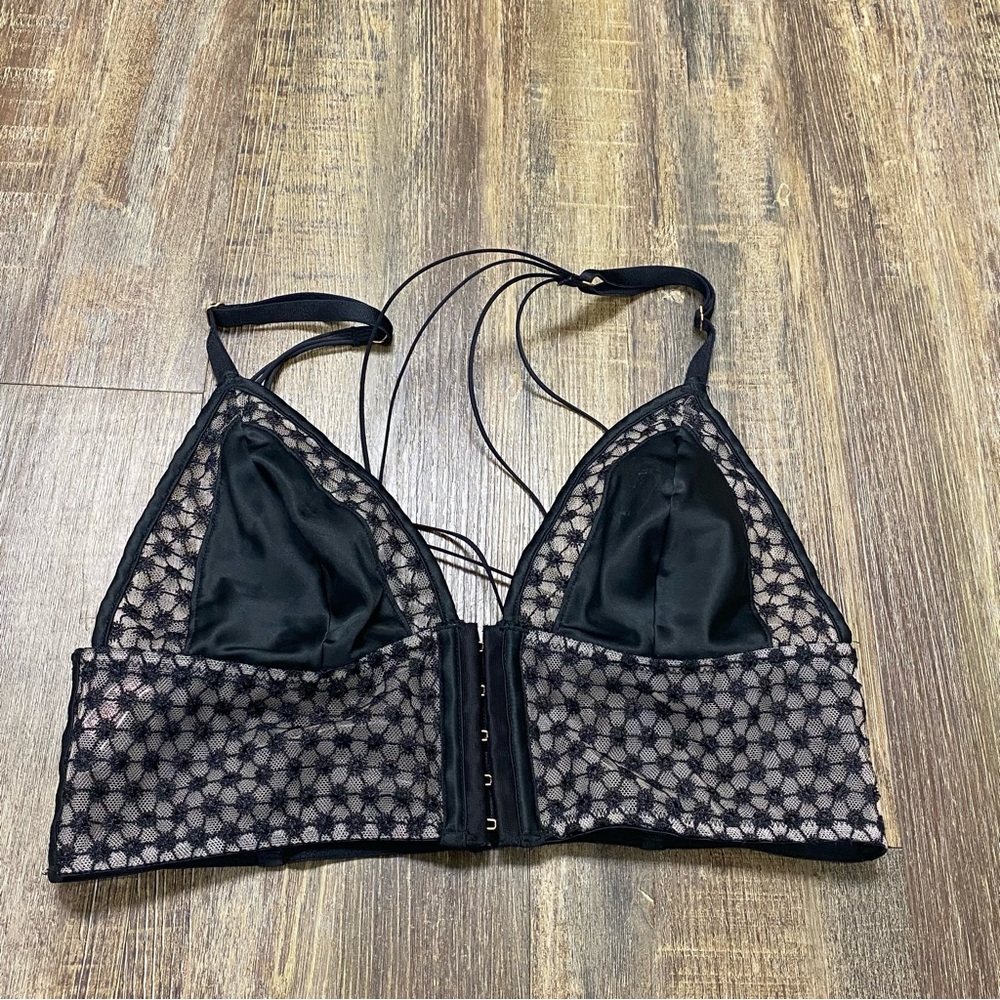 Victoria’s Secret Luxe Satin Elegant‎ Black Lace Bralette